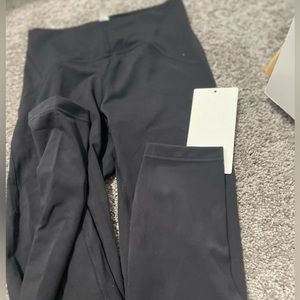 Lululemon Black Instill 25in legging unworn tags attached